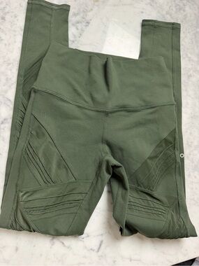 ALO Yoga Olive Green leggings